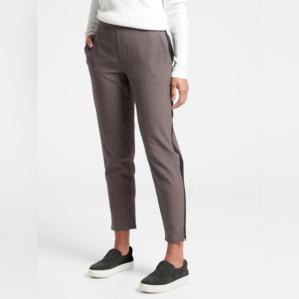 Athleta Brooklyn Plaid Dark‎ Brown Ankle Pants